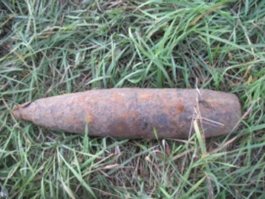 В Володарском районе Брянска нашли артиллерийский снаряд