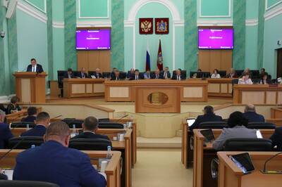 Учителям Брянщины установили единый базовый оклад за одинаковые часы