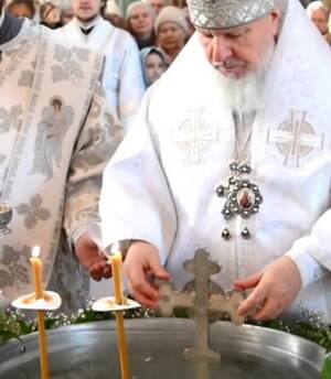 Митрополит Брянский и Севский Александр совершил чин освящения воды