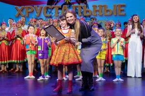 Унечская вокалистка взяла серебро на всероссийском конкурсе «Хрустальные звёздочки»