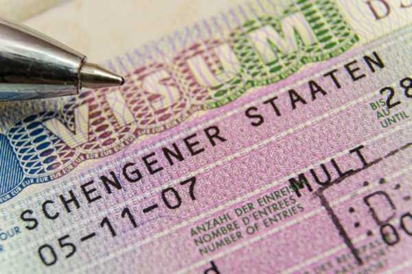 Туроператоры сообщают о сложностях с получением виз в Европу