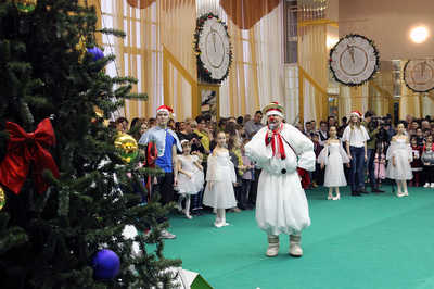 В Брянске на городскую елку пригласили 400 детей-сирот