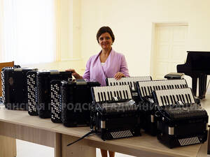 В брянской школе искусств появился баян за 1,6 миллиона рублей