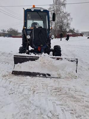  В Выгоничском районе на очистку дорог от снега вывели 10 единиц спецтехники