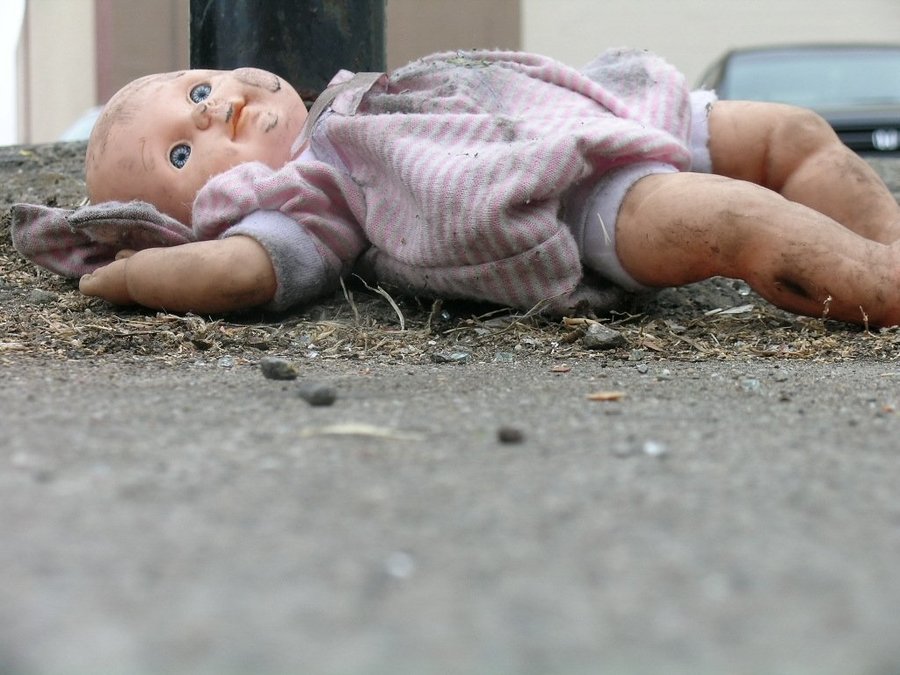 В Брянске нашли мать младенца, выброшенного на улицу в обувной коробке