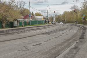 На улице Калинина в Брянске начали срезать старый асфальт