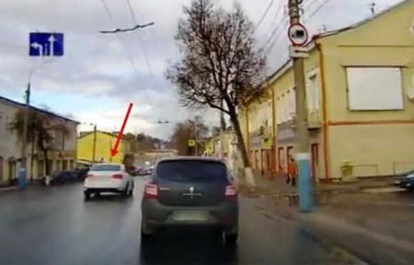 В Брянске по видео в соцсети наказали водителя «Фольксвагена» 