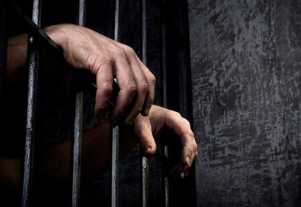 В Брянске 34-летний заключённый напал на сотрудника колонии