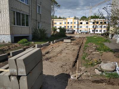 В Стародубе ремонтируют дворы по улице Семашко
