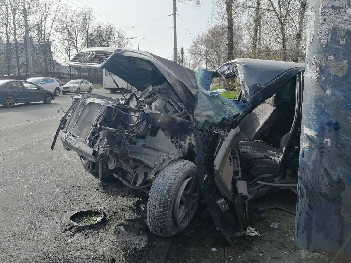 Опубликованы новые фото ДТП в Брянске, в котором погибла девушка |  08.04.2024 | Брянск - БезФормата