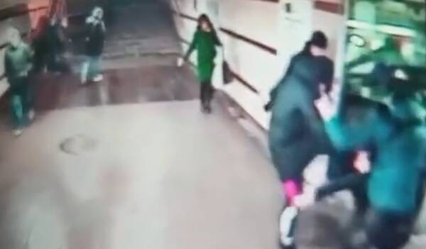 В Москве сняли на видео очередное избиение в метро