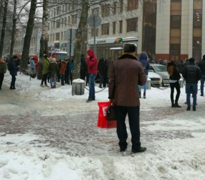 В Брянске на бульваре Гагарина эвакуировали торговый центр «Галерея»