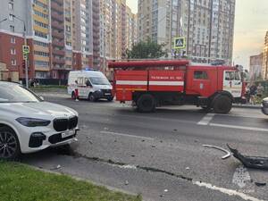 В Брянске на перекрестке с улицей Горбатова произошло серьезное ДТП