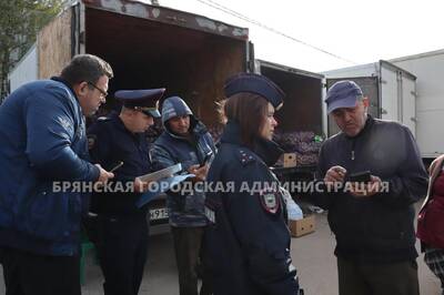 На Полесской в Брянске снесли незаконную овощную точку