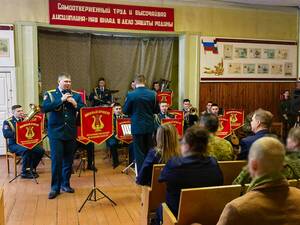 В брянском госпитале наградили врачей и поздравили бойцов СВО