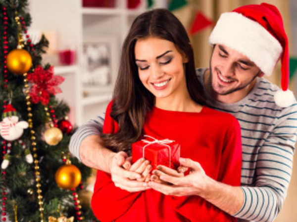 Как выбрать правильный и красивый подарок жене на Новый год 