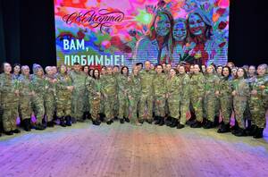 «Вы — гордость Брянщины»: Антошин поздравил женщин «БАРС-Брянск» с 8 Марта