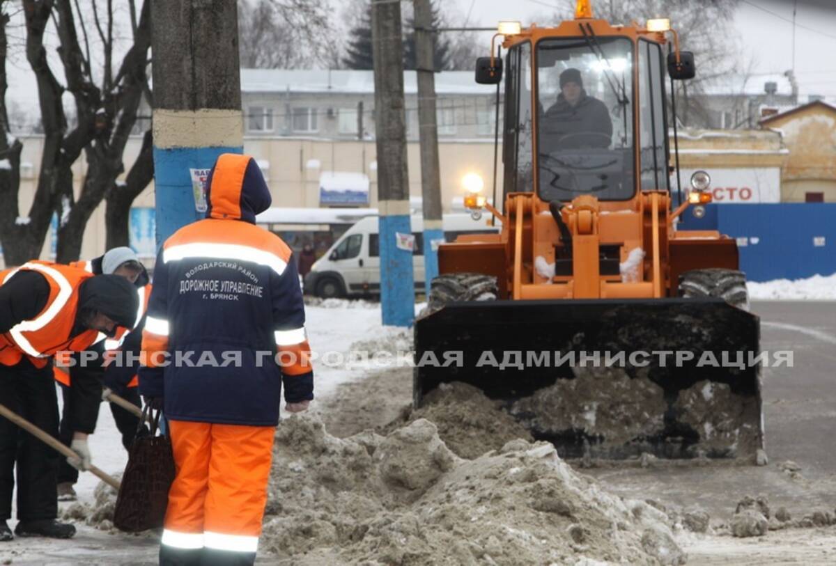 В Брянске убрали более 7 тысяч тонн снега за выходные