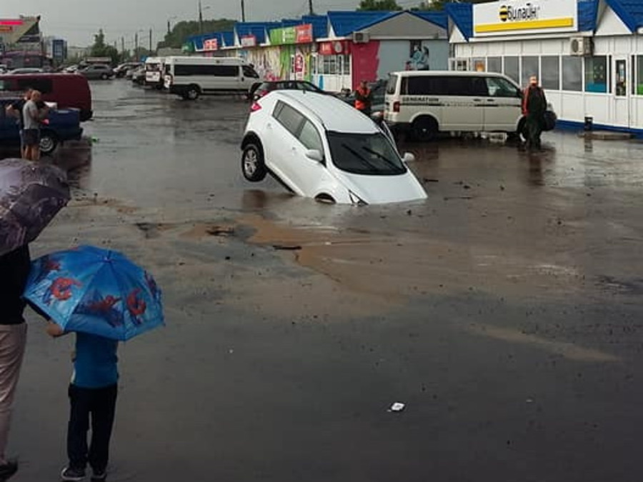 Чп брянск. Авария в Брянске на новостройке вчера. Авария на новостройке Брянск Володарский район. Авария в Брянске вчера в Володарском районе.