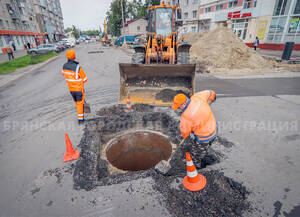 В мэрии пояснили «разрушение» нового асфальта на улице Менжинского в Брянске