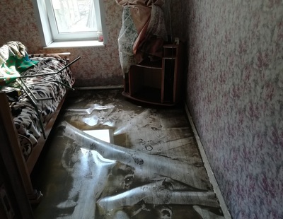 В Брянске на Калинина затопило квартиру с новым ремонтом