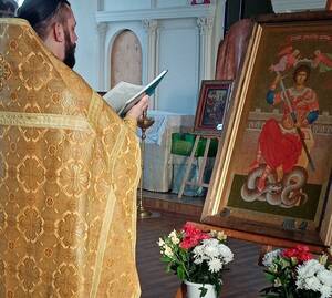 Брянский священник освятил икону, написанную для участников СВО