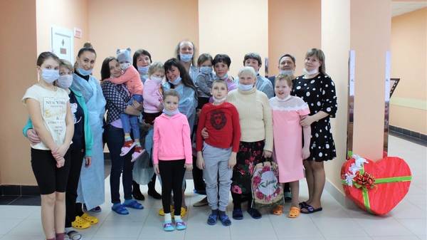 В Брянске устроили праздник для мам пациентов онкогематологического центра
