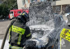 В Брянске пожарные потушили пожар на улице Пилотов