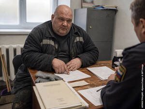 Московскому дворнику заплатили после вмешательства брянских приставов