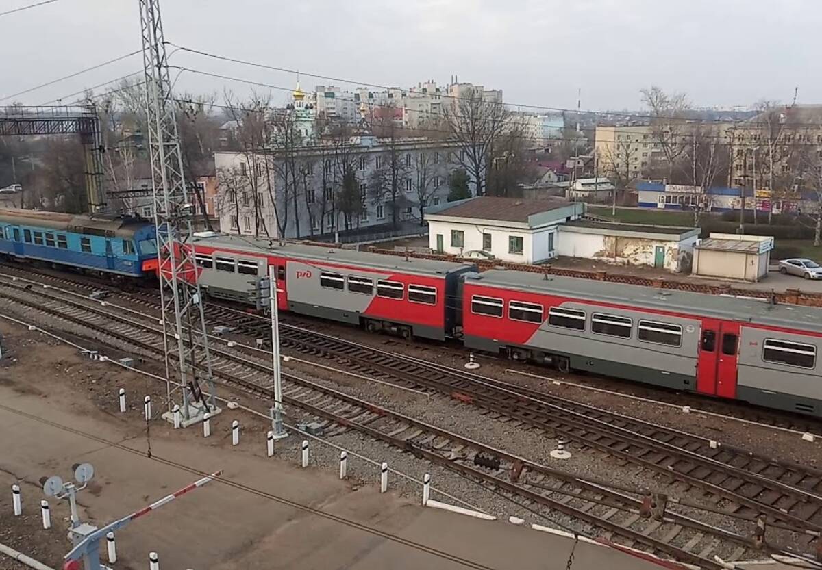 Электричка брянск 1. Электричка Орел Брянск. Орёл — Брянск-1-Орловский. Электричка Орел Брянск Орловский. Станция Жижица.