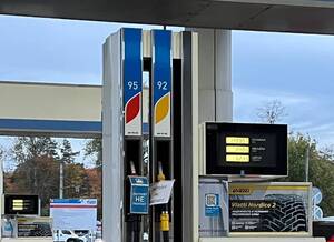 В Брянске на АЗС начали появляться сообщения об отсутствии бензина