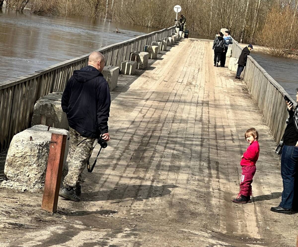 В городе Сельцо из-за половодья закрыли мост через реку Десну | 30.03.2024  | Брянск - БезФормата