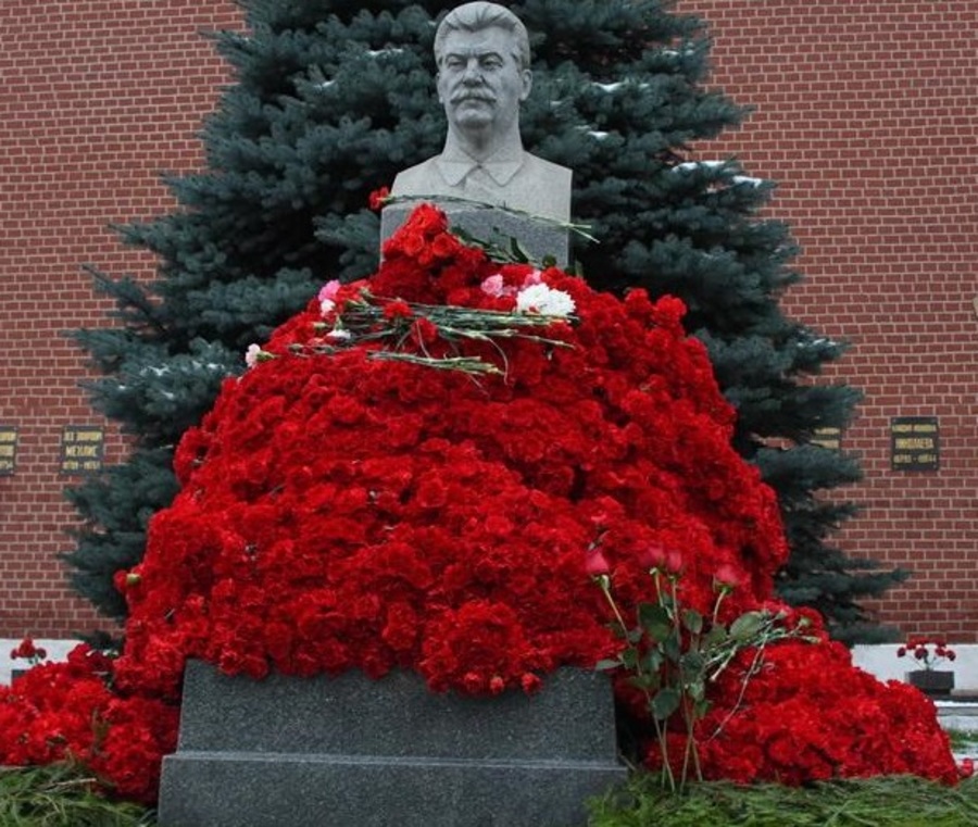 Брянские коммунисты поздравили с днем рождения Иосифа Сталина