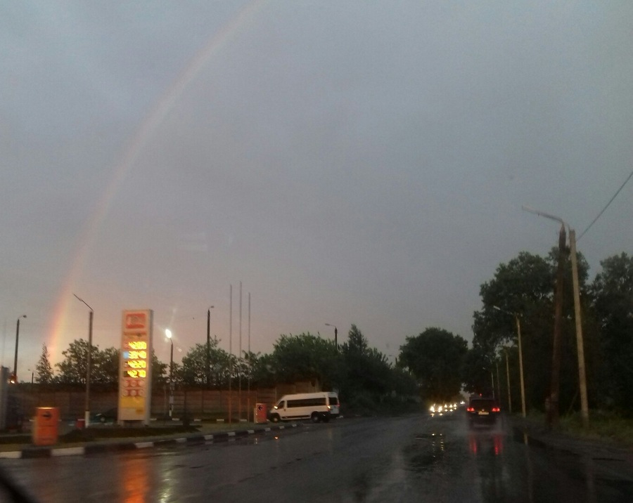 В Брянске сняли на фото великолепную радугу 
