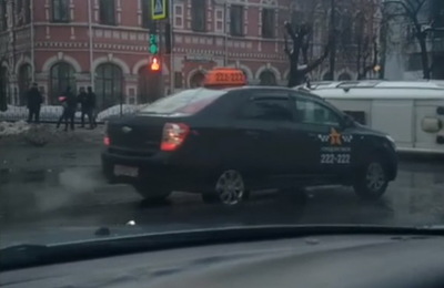 В Брянске сняли на видео драку участников ДТП со «скорой помощью»