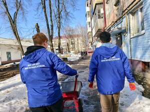 «Единая Россия» и «молодогвардейцы» помогают пострадавшим при ракетном ударе в Брянске