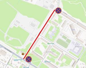 В Брянске на улице Есенина запретили парковку