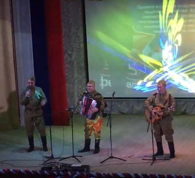 В День Победы в Супонево устроили онлайн-концерт