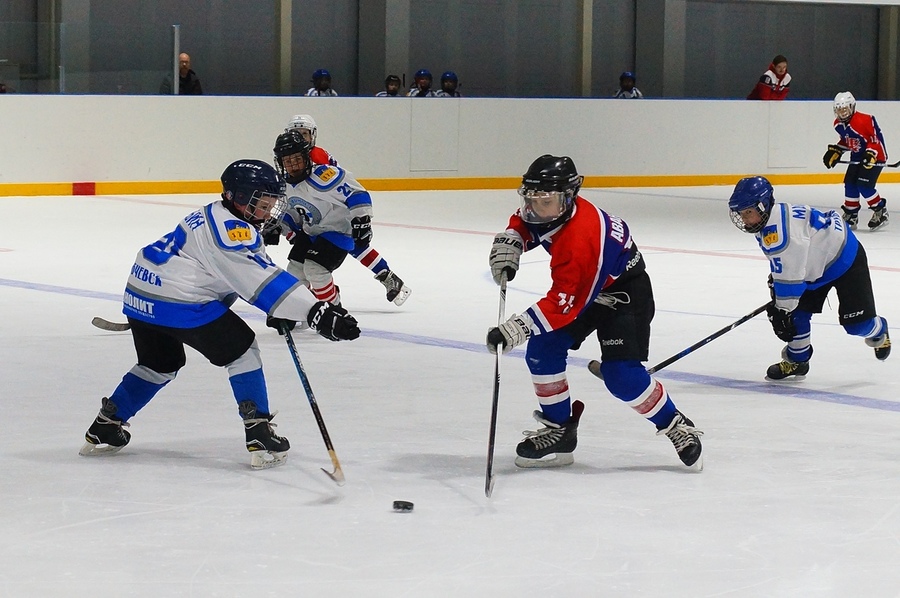 Более тысячи жителей Климова играют в хоккей