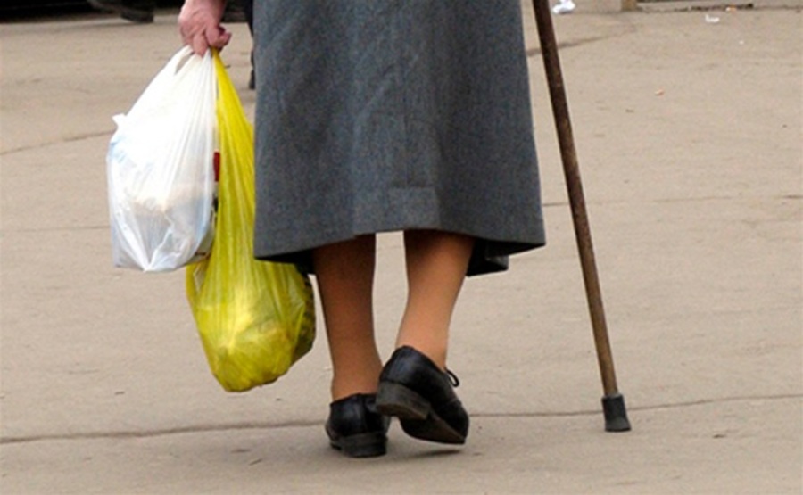 В Брянске 72-летняя пенсионерка-нарушительница попала под «Рено»