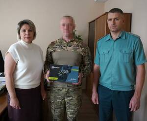 Брянская таможня передала бойцам ПВО тепловизионный прицел и 1,5 тонны металла