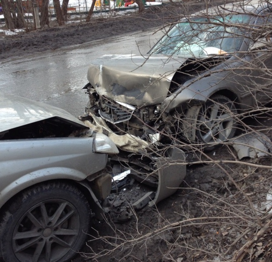 Новости брянска сегодня последние свежие события. Авария в Брянске на почтовой. Авария в Брянске в 2019 году. ДТП на улице почтовой в Брянске.