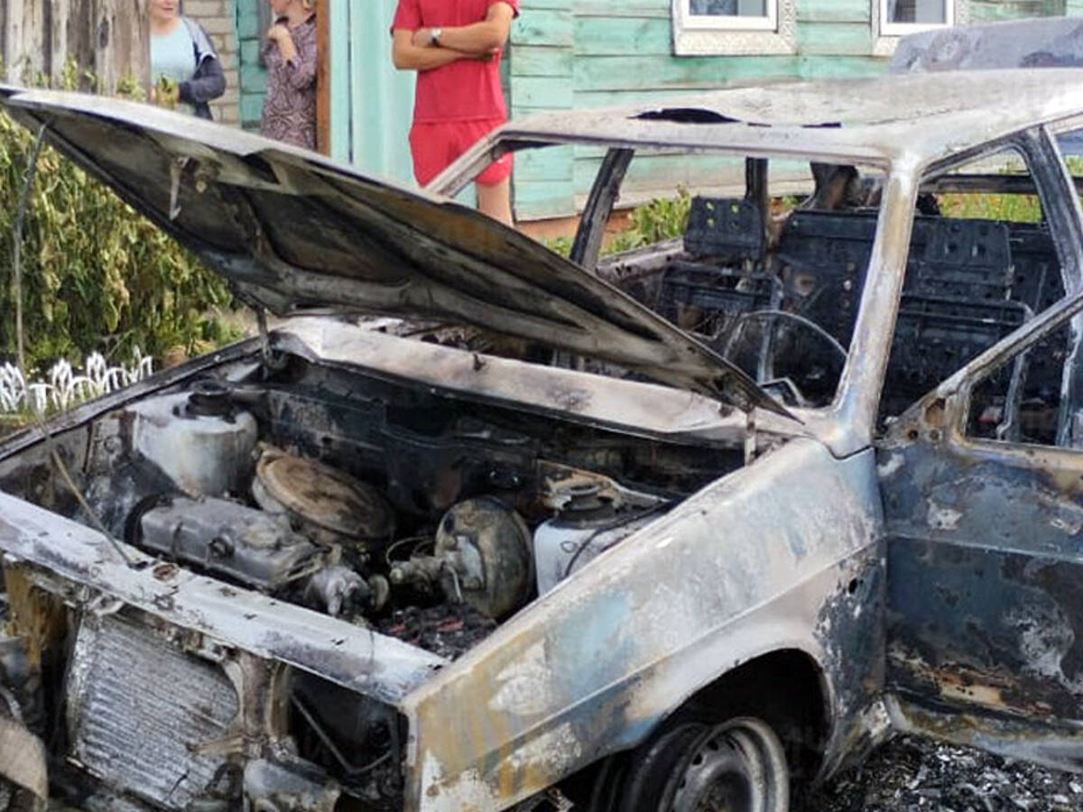 В Брянской области сгорел второй автомобиль за сутки | 30.05.2024 | Брянск  - БезФормата