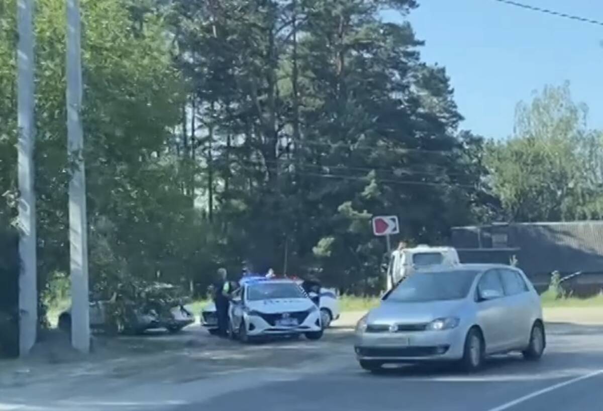 На Брянской трассе разбилась легковушка | 06.08.2023 | Брянск - БезФормата