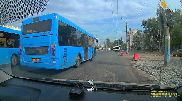В Брянске сняли на видео лихой проезд на красный свет автобуса №27 