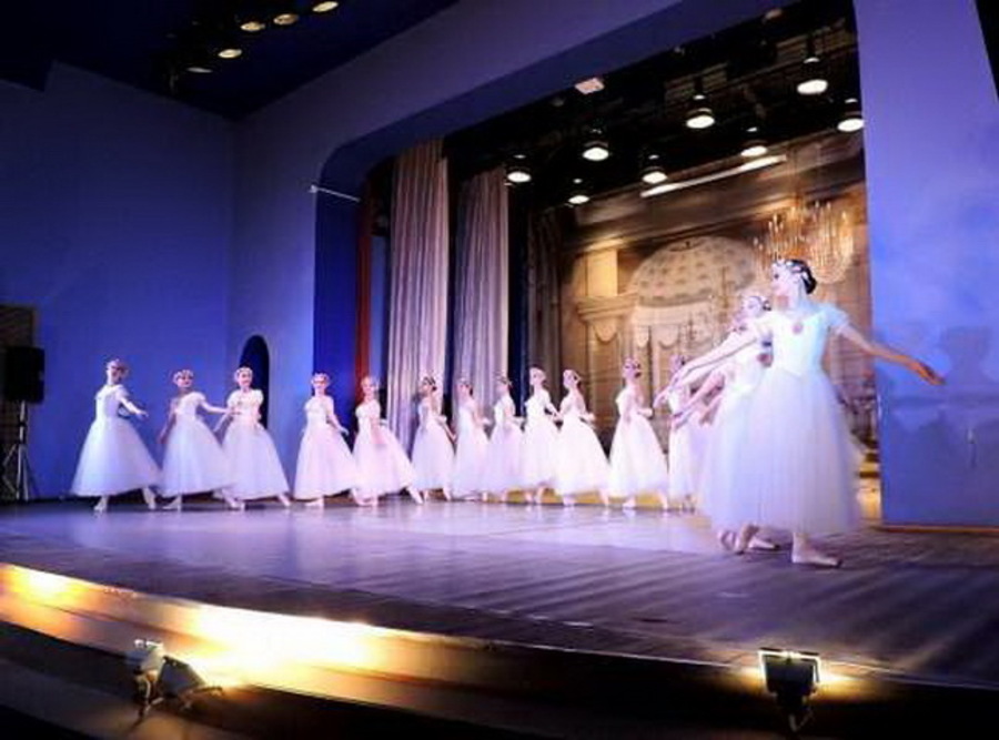 В Дятькове прошёл концерт образцового ансамбля танца «Грация»