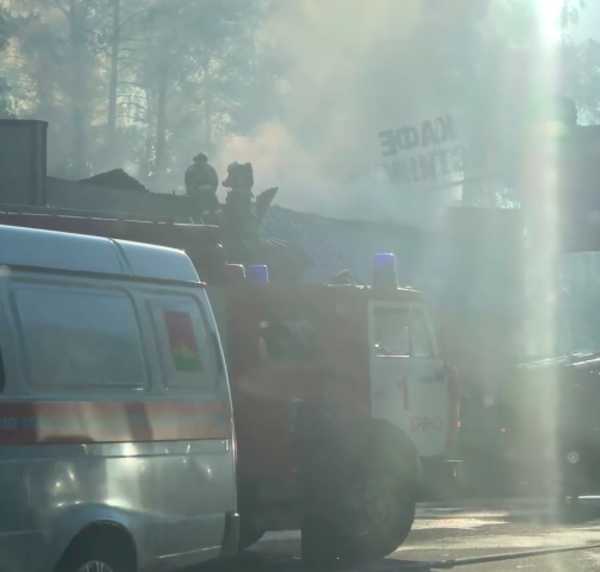 В горящем на трассе под Брянском гостиничном комплексе никто не пострадал
