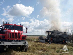 В Мглинском районе в поле вспыхнул комбайн