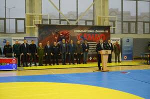 В Брянске стартовал турнир по самбо памяти погибших сотрудников силовых структур