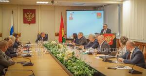 Малкин: средняя зарплата педагогов в школах Брянска достигла 59 тысяч рублей